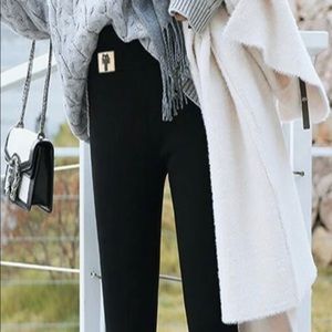 Brand NWOT dark gray buttery leggings